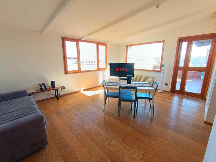 10 Min To Center Luxury Panoramic Penthouse Roma